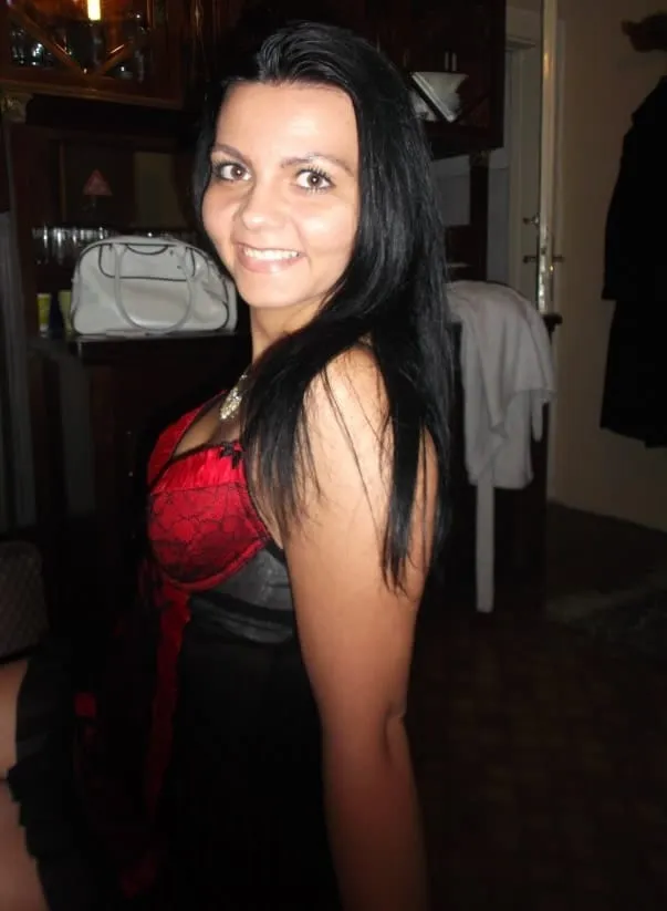 Flora, 23 Jahre — diskrete affäre in Bochum