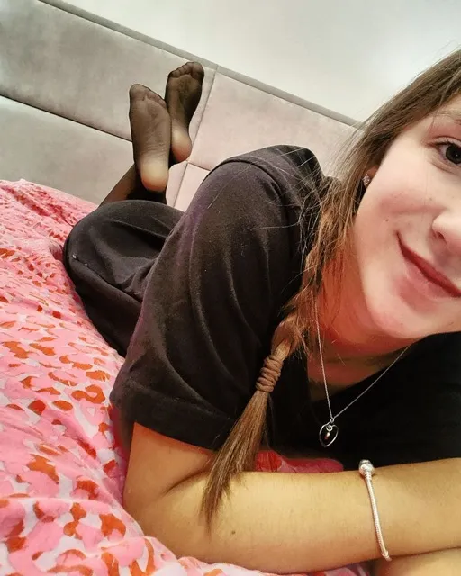 Lola, 19 Jahre — diskrete affäre in Bochum