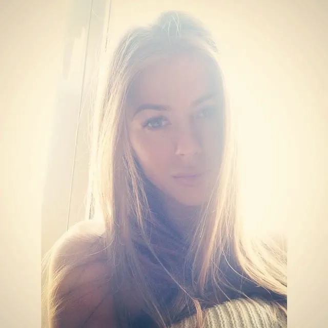Elara, 23 Jahre — diskrete affäre in Lübeck