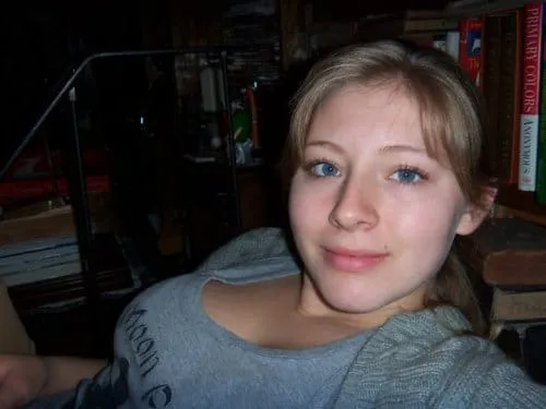 Emma, 22 Jahre — diskrete affäre in Freiburg